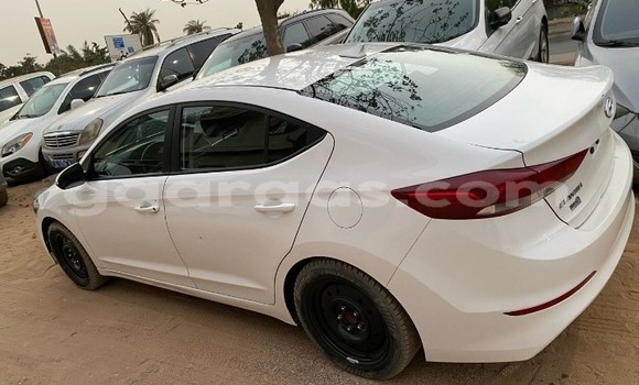 Buy Used Hyundai Elantra White Car in Dakar in Dakar Buy Used Hyundai Elantra White Car in Dakar in Dakar
