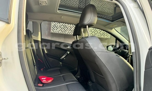 Buy Used Peugeot 2008 White Car in Dakar in Dakar Buy Used Peugeot 2008 White Car in Dakar in Dakar