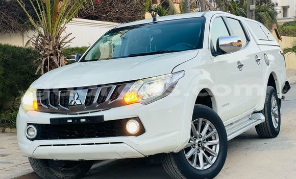 Acheter Import Voiture Mitsubishi L200 Blanc à Dakar, Dakar