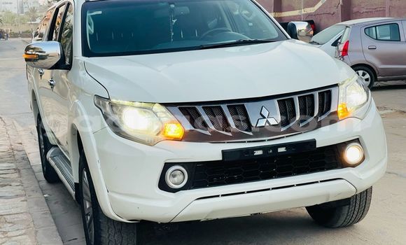 Acheter Import Voiture Mitsubishi L200 Blanc à Dakar, Dakar Acheter Import Voiture Mitsubishi L200 Blanc à Dakar, Dakar