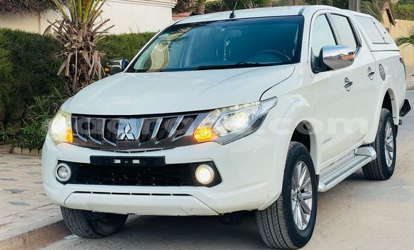Acheter Import Voiture Mitsubishi L200 Blanc à Dakar, Dakar Acheter Import Voiture Mitsubishi L200 Blanc à Dakar, Dakar