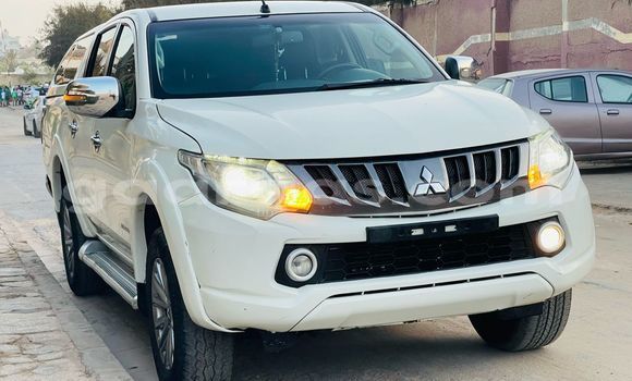 Acheter Import Voiture Mitsubishi L200 Blanc à Dakar, Dakar Acheter Import Voiture Mitsubishi L200 Blanc à Dakar, Dakar