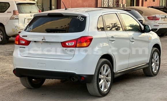 Acheter Occasion Voiture Mitsubishi Outlander Blanc à Dakar, Dakar Acheter Occasion Voiture Mitsubishi Outlander Blanc à Dakar, Dakar