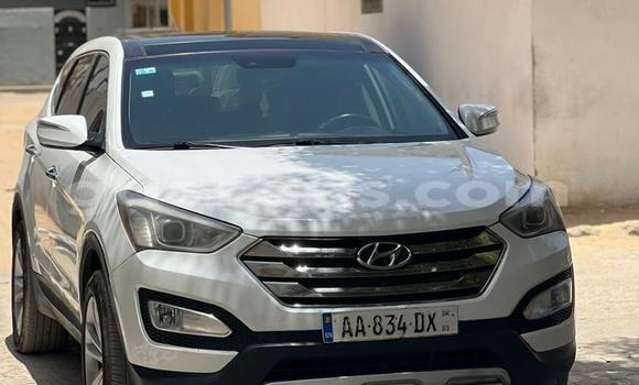 Buy Used Hyundai Santa Fe White Car in Dakar in Dakar Buy Used Hyundai Santa Fe White Car in Dakar in Dakar