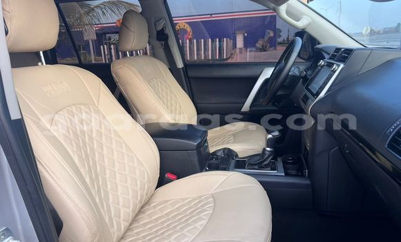 Buy Used Toyota Land Cruiser Silver Car in Dakar in Dakar Buy Used Toyota Land Cruiser Silver Car in Dakar in Dakar