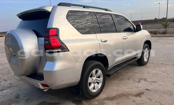 Buy Used Toyota Land Cruiser Silver Car in Dakar in Dakar Buy Used Toyota Land Cruiser Silver Car in Dakar in Dakar