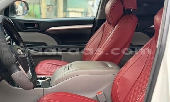 Acheter Occasion Voiture Toyota Highlander Blanc à Dakar, Dakar Acheter Occasion Voiture Toyota Highlander Blanc à Dakar, Dakar