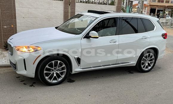 Dieundeu Occasion BMW X5 White Auto in Dakar in Dakar Dieundeu Occasion BMW X5 White Auto in Dakar in Dakar