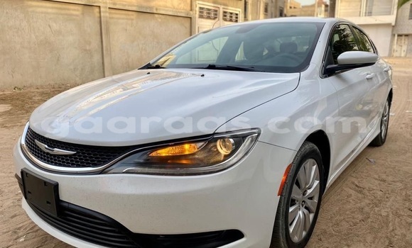 Dieundeu Occasion Chrysler 200 White Auto in Dakar in Dakar