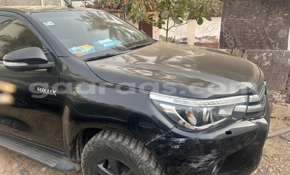 Buy Used Toyota Hilux Black Car in Dakar in Dakar