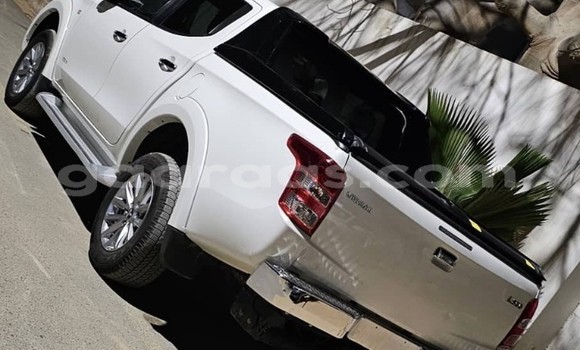 Buy Used Mitsubishi L200 White Car in Dakar in Dakar Buy Used Mitsubishi L200 White Car in Dakar in Dakar