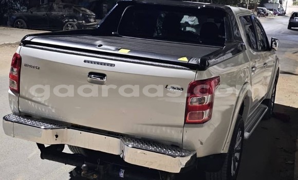 Buy Used Mitsubishi L200 White Car in Dakar in Dakar Buy Used Mitsubishi L200 White Car in Dakar in Dakar