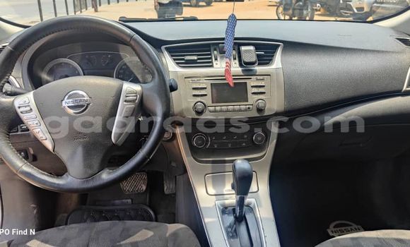 Acheter Occasion Voiture Nissan Sentra Blanc à Dakar, Dakar Acheter Occasion Voiture Nissan Sentra Blanc à Dakar, Dakar