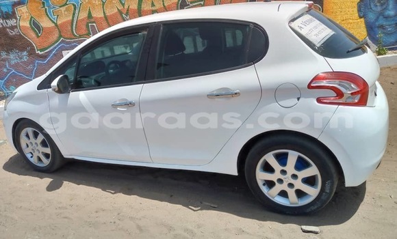 Buy Used Peugeot 208 White Car in Dakar in Dakar Buy Used Peugeot 208 White Car in Dakar in Dakar