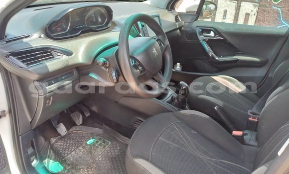 Buy Used Peugeot 208 White Car in Dakar in Dakar Buy Used Peugeot 208 White Car in Dakar in Dakar
