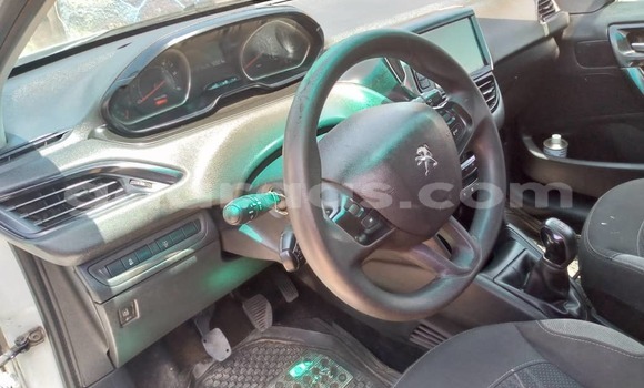 Buy Used Peugeot 208 White Car in Dakar in Dakar Buy Used Peugeot 208 White Car in Dakar in Dakar