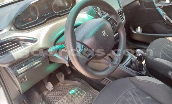 Buy Used Peugeot 208 White Car in Dakar in Dakar Buy Used Peugeot 208 White Car in Dakar in Dakar