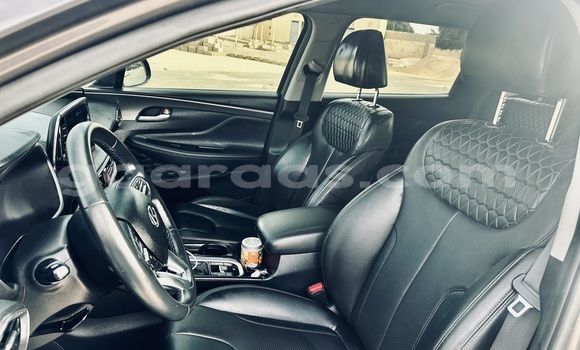 Buy Import Hyundai H200 Silver Truck in Dakar in Dakar Buy Import Hyundai H200 Silver Truck in Dakar in Dakar