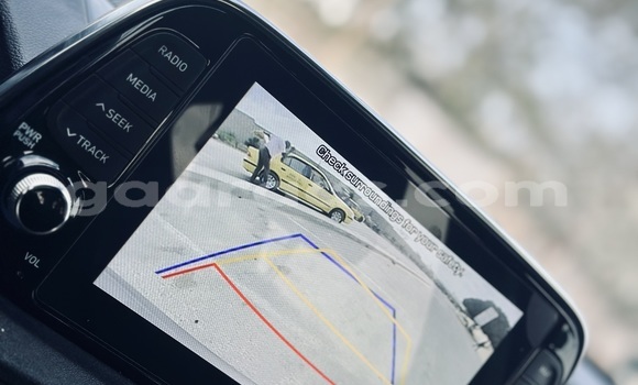 Buy Import Hyundai H200 Silver Truck in Dakar in Dakar Buy Import Hyundai H200 Silver Truck in Dakar in Dakar