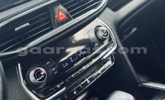 Buy Import Hyundai H200 Silver Truck in Dakar in Dakar Buy Import Hyundai H200 Silver Truck in Dakar in Dakar