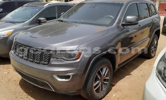 Dieundeu Occasion Jeep Grand Cherokee Silver Auto in Dakar in Dakar Dieundeu Occasion Jeep Grand Cherokee Silver Auto in Dakar in Dakar