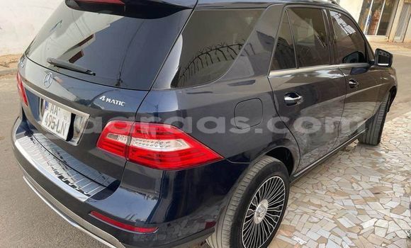 Acheter Occasion Voiture Mercedes‒Benz ML–Class Noir à Dakar, Dakar Acheter Occasion Voiture Mercedes‒Benz ML–Class Noir à Dakar, Dakar