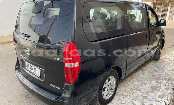 Acheter Occasion Voiture Hyundai Starex Noir à Dakar, Dakar Acheter Occasion Voiture Hyundai Starex Noir à Dakar, Dakar