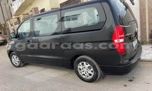 Acheter Occasion Voiture Hyundai Starex Noir à Dakar, Dakar Acheter Occasion Voiture Hyundai Starex Noir à Dakar, Dakar