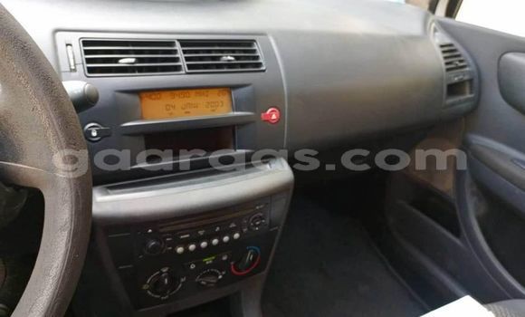 Acheter Occasion Voiture Citroen C4 Blanc à Dakar, Dakar Acheter Occasion Voiture Citroen C4 Blanc à Dakar, Dakar