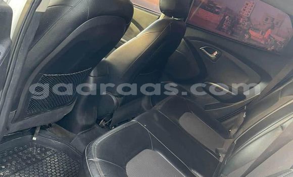 Buy Used Hyundai Tucson White Car in Dakar in Dakar Buy Used Hyundai Tucson White Car in Dakar in Dakar