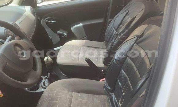 Buy Used Dacia Sandero White Car in Dakar in Dakar Buy Used Dacia Sandero White Car in Dakar in Dakar