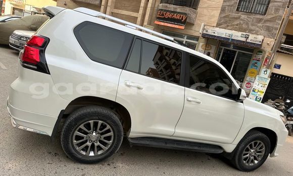 Acheter Occasion Voiture Toyota Prado Blanc à Dakar, Dakar Acheter Occasion Voiture Toyota Prado Blanc à Dakar, Dakar