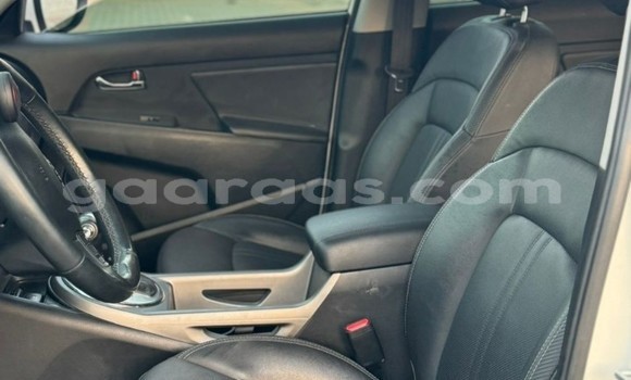 Buy Used Kia Sportage White Car in Dakar in Dakar Buy Used Kia Sportage White Car in Dakar in Dakar