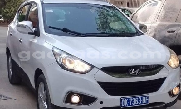 Buy Used Hyundai ix35 White Car in Dakar in Dakar Buy Used Hyundai ix35 White Car in Dakar in Dakar