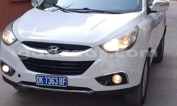 Buy Used Hyundai ix35 White Car in Dakar in Dakar Buy Used Hyundai ix35 White Car in Dakar in Dakar