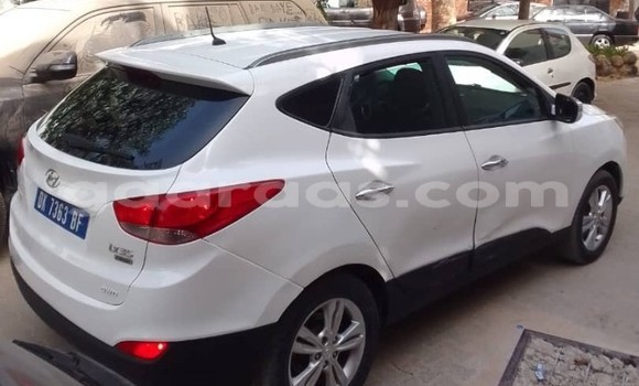Buy Used Hyundai ix35 White Car in Dakar in Dakar Buy Used Hyundai ix35 White Car in Dakar in Dakar