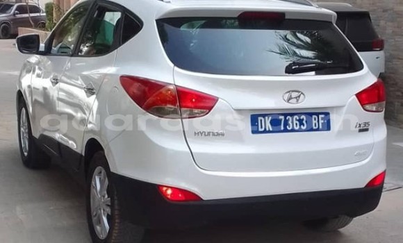 Buy Used Hyundai ix35 White Car in Dakar in Dakar Buy Used Hyundai ix35 White Car in Dakar in Dakar