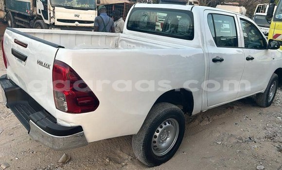 Dieundeu Occasion Toyota Hilux White Auto in Dakar in Dakar Dieundeu Occasion Toyota Hilux White Auto in Dakar in Dakar