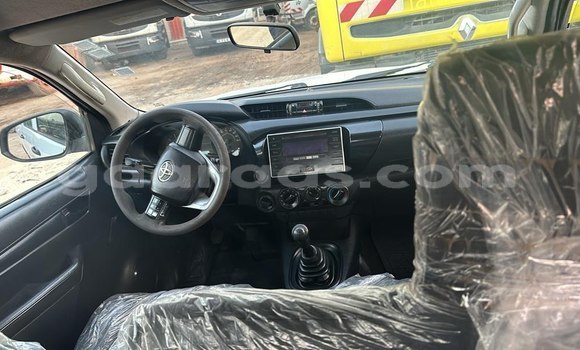 Dieundeu Occasion Toyota Hilux White Auto in Dakar in Dakar Dieundeu Occasion Toyota Hilux White Auto in Dakar in Dakar