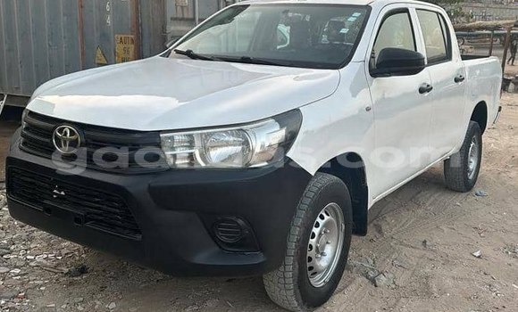 Dieundeu Occasion Toyota Hilux White Auto in Dakar in Dakar Dieundeu Occasion Toyota Hilux White Auto in Dakar in Dakar