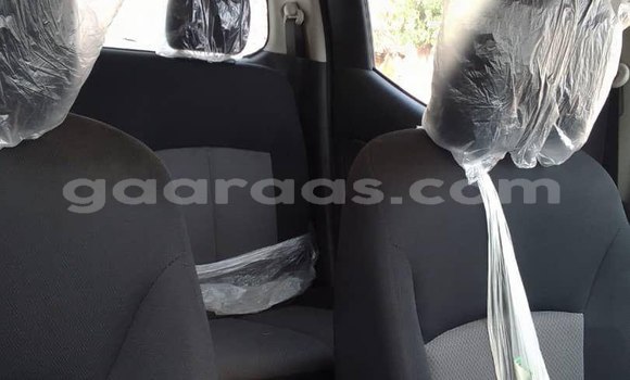 Dieundeu Beess Mitsubishi L200 White Auto in Dakar in Dakar