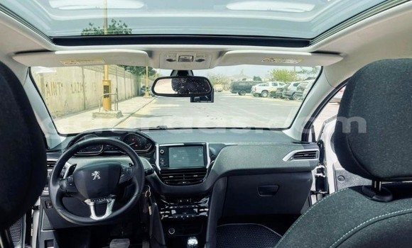 Dieundeu Occasion Peugeot 208 White Auto in Dakar in Dakar Dieundeu Occasion Peugeot 208 White Auto in Dakar in Dakar