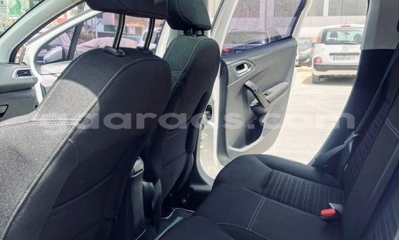 Dieundeu Occasion Peugeot 208 White Auto in Dakar in Dakar Dieundeu Occasion Peugeot 208 White Auto in Dakar in Dakar