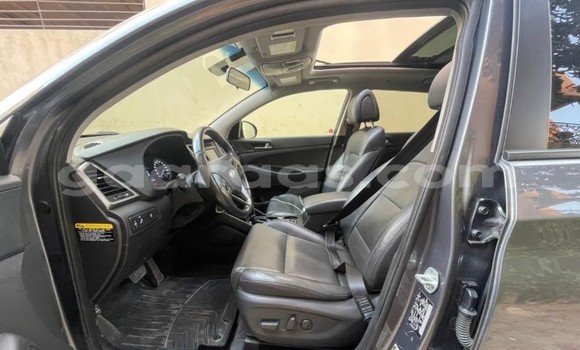 Buy Used Hyundai Tucson Silver Car in Dakar in Dakar Buy Used Hyundai Tucson Silver Car in Dakar in Dakar