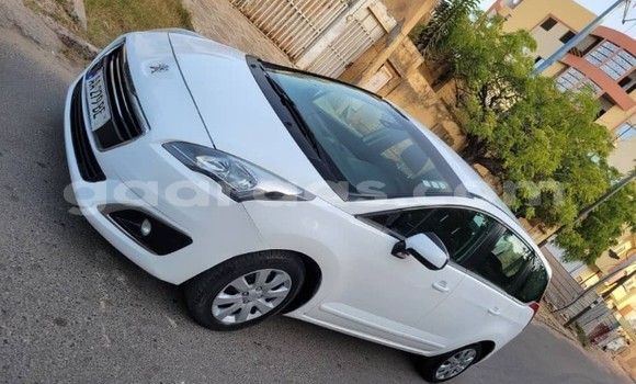 Buy Used Peugeot 5008 White Car in Dakar in Dakar Buy Used Peugeot 5008 White Car in Dakar in Dakar