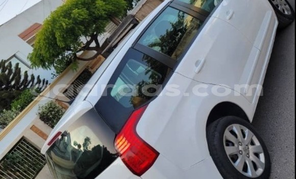 Buy Used Peugeot 5008 White Car in Dakar in Dakar Buy Used Peugeot 5008 White Car in Dakar in Dakar