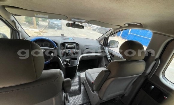 Dieundeu Occasion Hyundai Starex Silver Auto in Dakar in Dakar Dieundeu Occasion Hyundai Starex Silver Auto in Dakar in Dakar