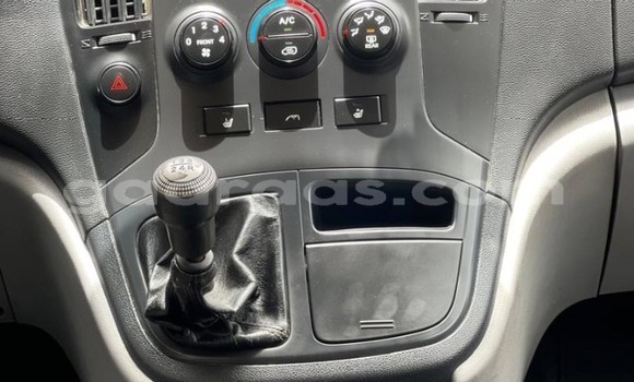 Dieundeu Occasion Hyundai Starex Silver Auto in Dakar in Dakar Dieundeu Occasion Hyundai Starex Silver Auto in Dakar in Dakar