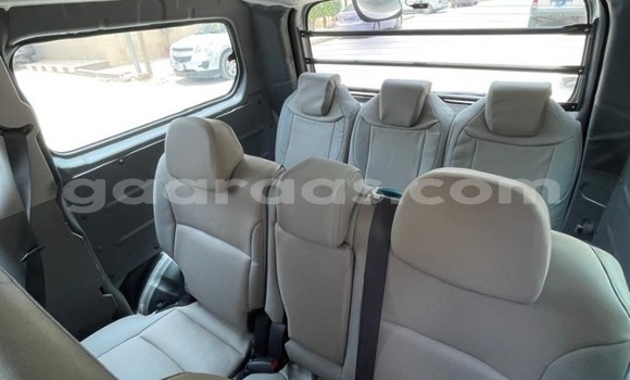 Dieundeu Occasion Hyundai Starex Silver Auto in Dakar in Dakar Dieundeu Occasion Hyundai Starex Silver Auto in Dakar in Dakar