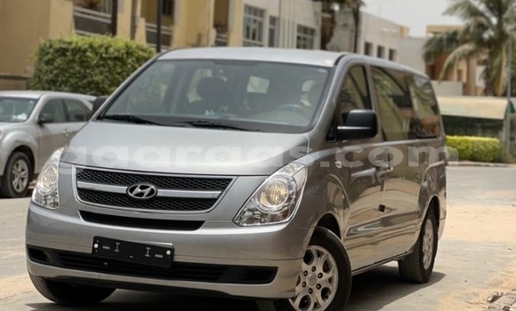 Dieundeu Occasion Hyundai Starex Silver Auto in Dakar in Dakar Dieundeu Occasion Hyundai Starex Silver Auto in Dakar in Dakar